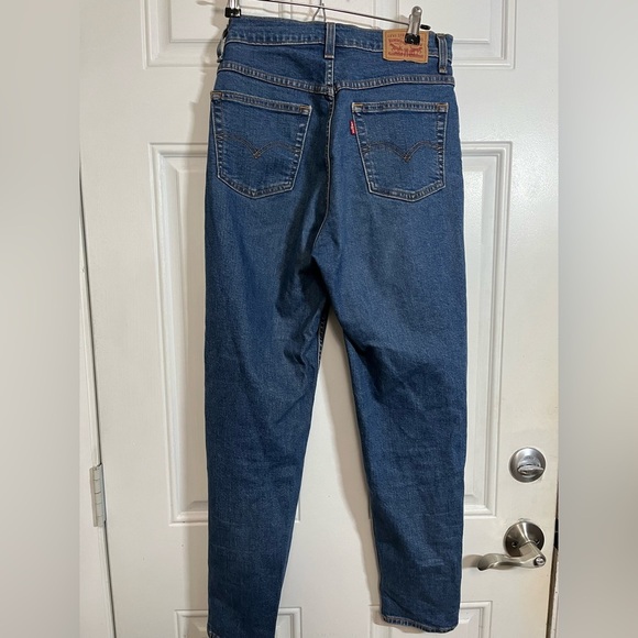 2/$40 Levi’s Mom Jean Button Fly High Rise Blue Denim Jeans Women’s Size 27 - Picture 7 of 9
